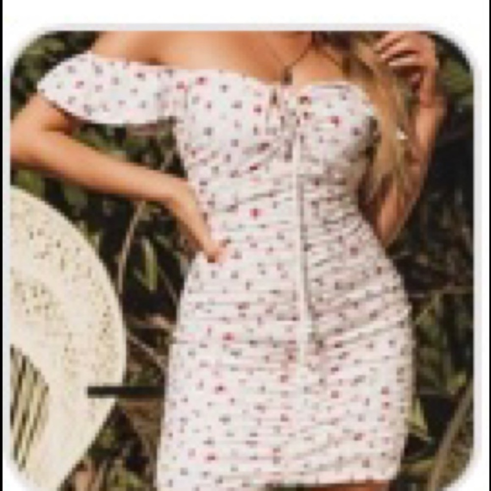 MISS LOLA WHITE FLORAL DRESS!!